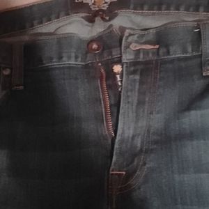 Lucky brand mens jeans. The size is 40x34 and they are 221 original straight fit